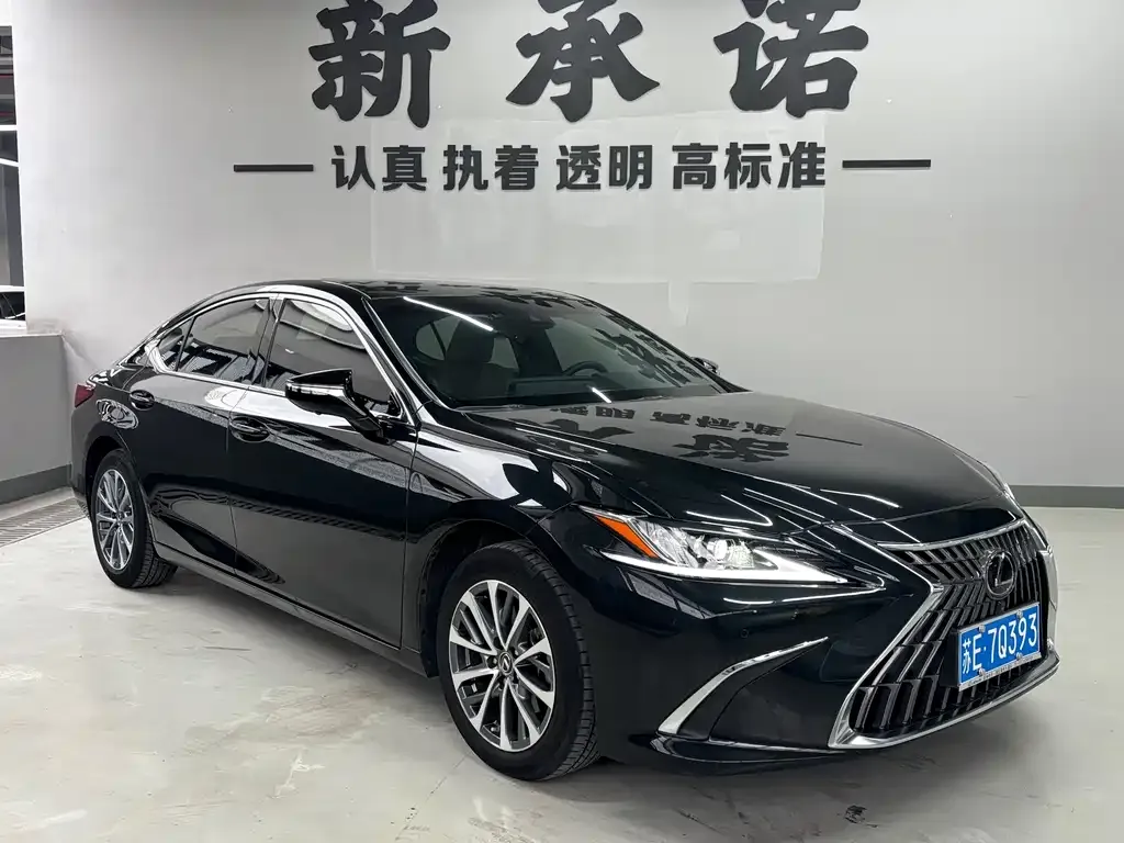 Lexus ES — фото 10