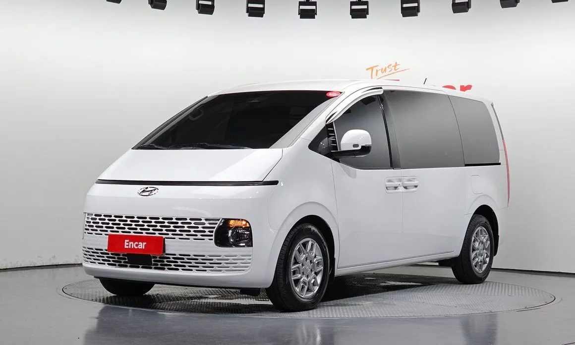 Hyundai Staria — фото 1