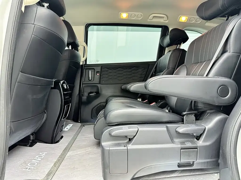 Honda Odyssey — фото 10