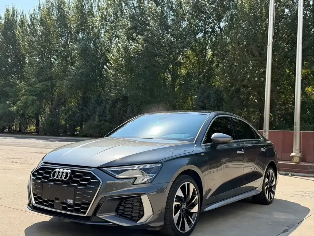 Audi A3 — фото 1
