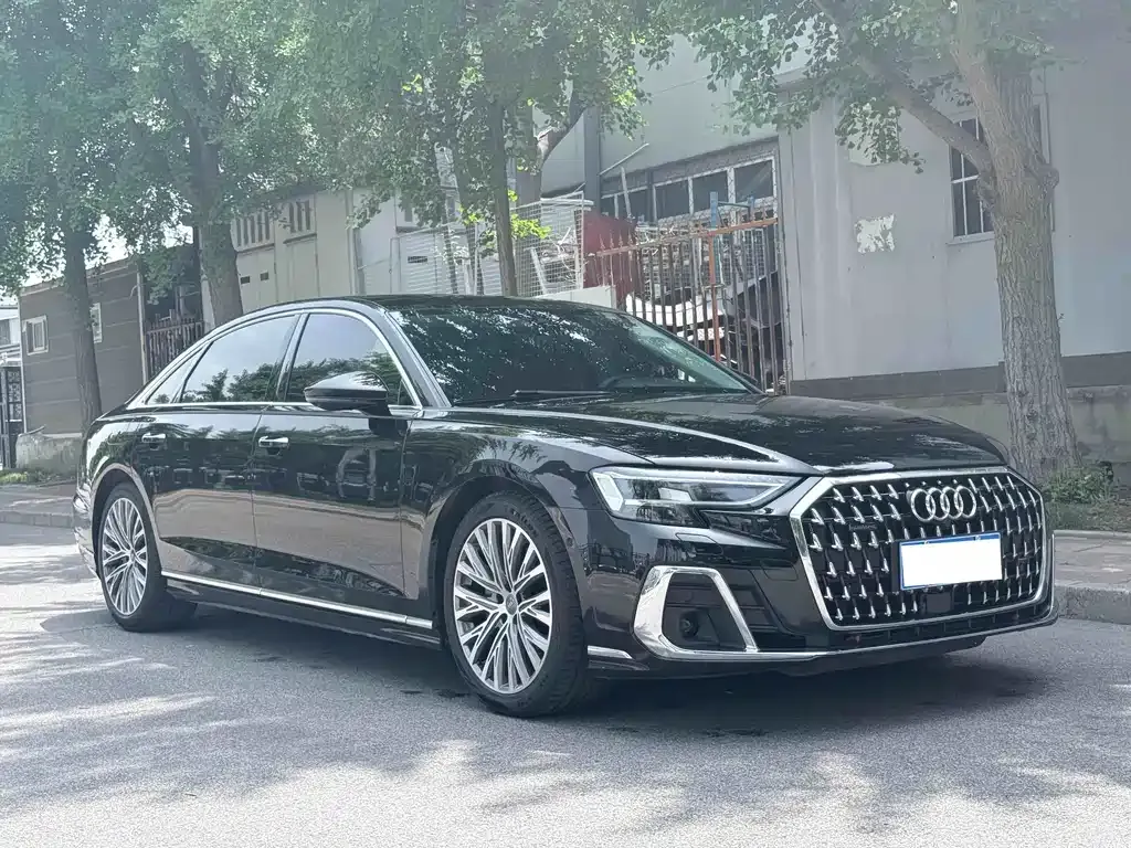 Audi A8 — фото 10
