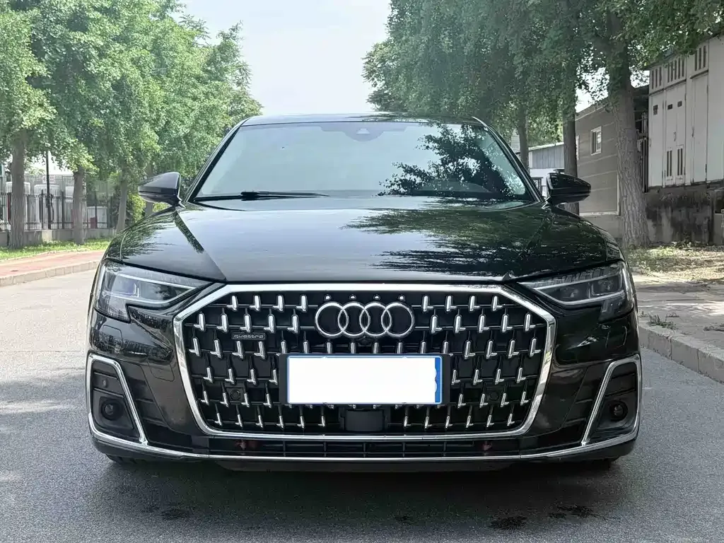 Audi A8 — фото 9