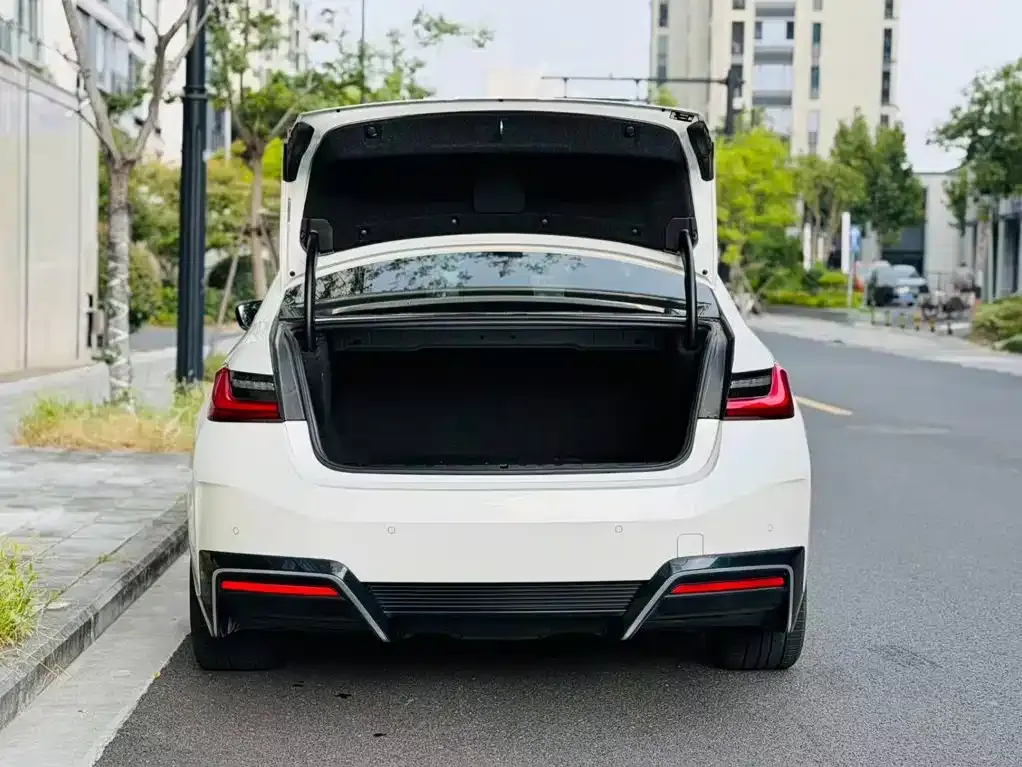 BMW i3 — фото 3