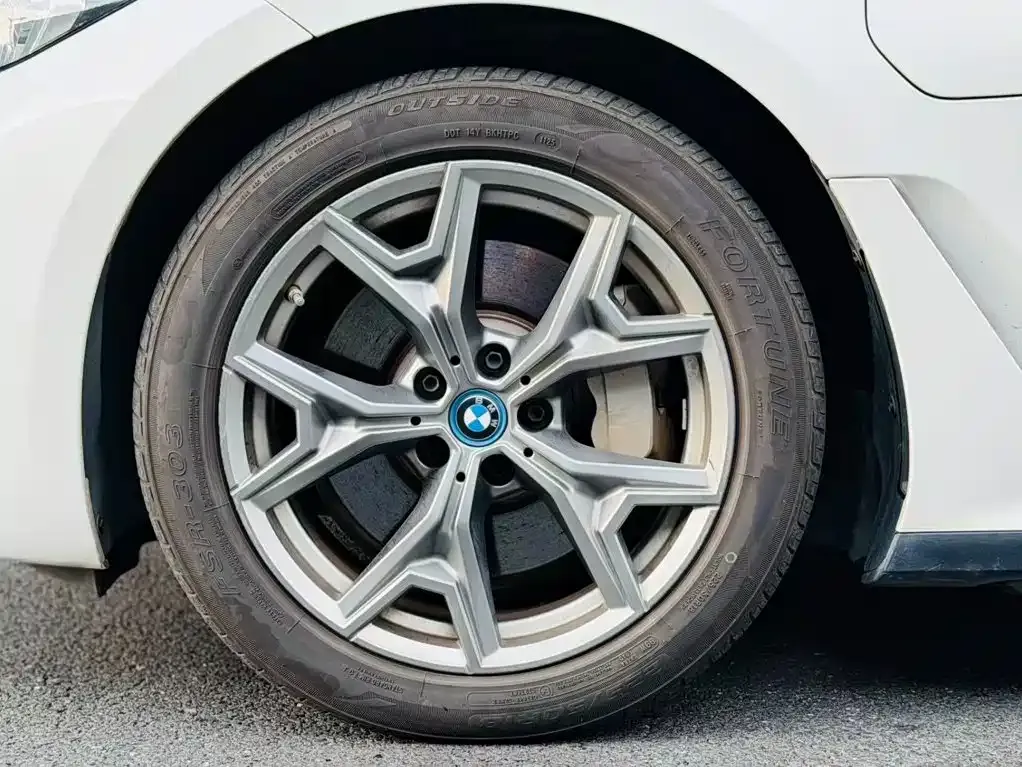BMW i3 — фото 7