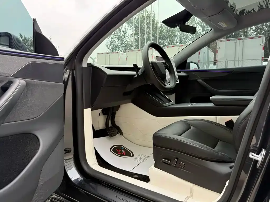 Tesla Model Y — фото 6