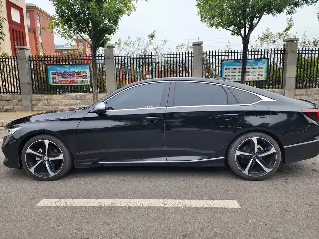 Honda Accord — фото 3