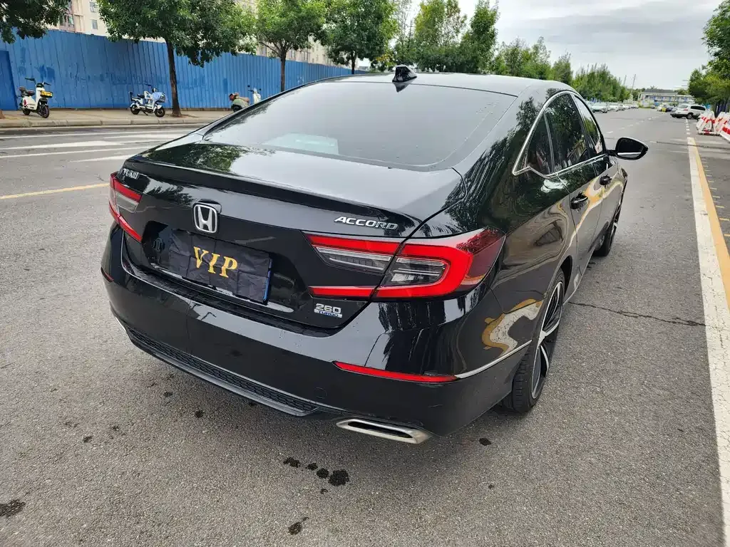 Honda Accord — фото 9