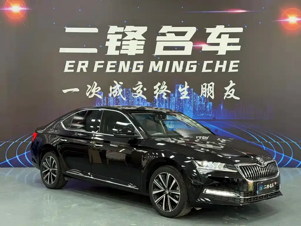 Skoda Superb — фото 10