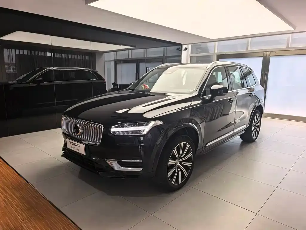 Volvo XC90 — фото 1