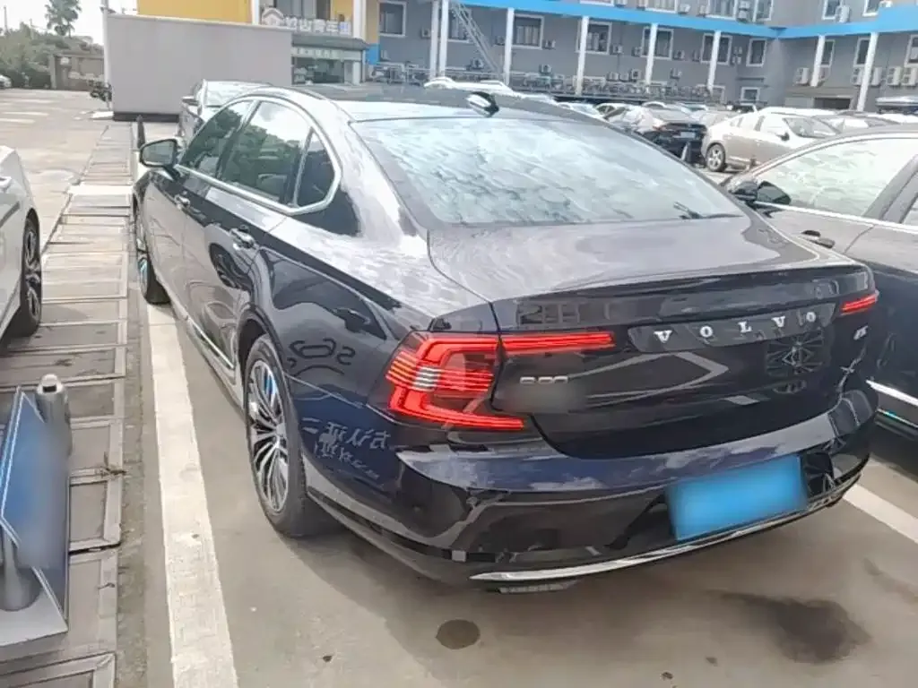 Volvo S90 — фото 9