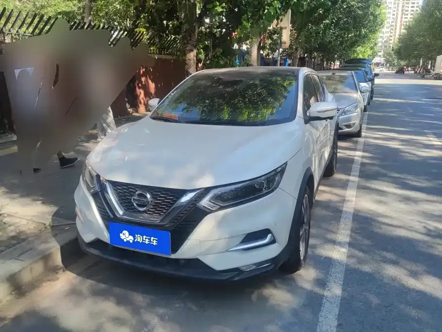 Nissan Qashqai — фото 1