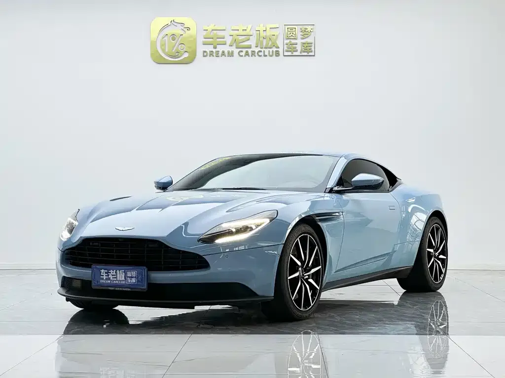 Aston Martin DB11 — фото 1