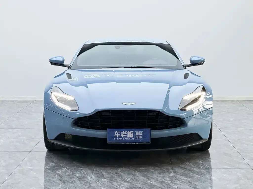 Aston Martin DB11 — фото 4
