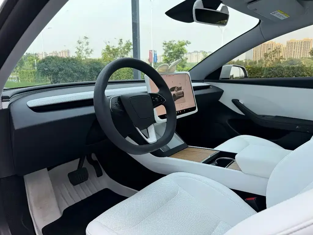 Tesla Model 3 — фото 5