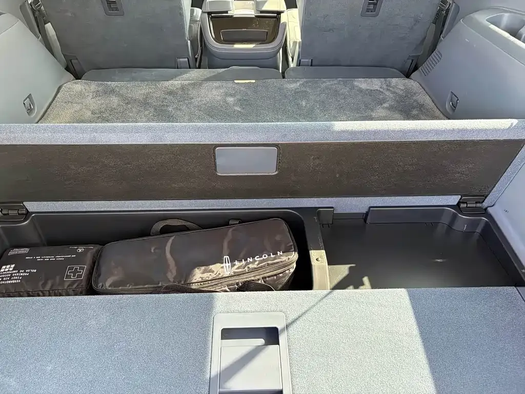 Lincoln Navigator — фото 9