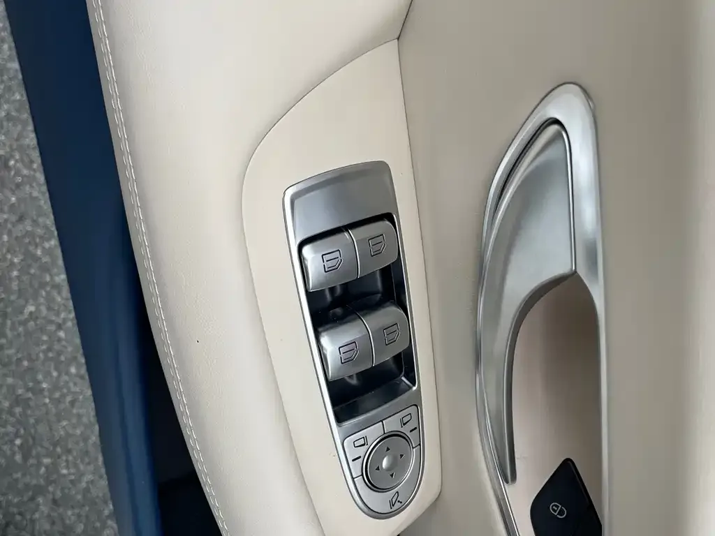 Mercedes-Benz E-Class (Import) — фото 8