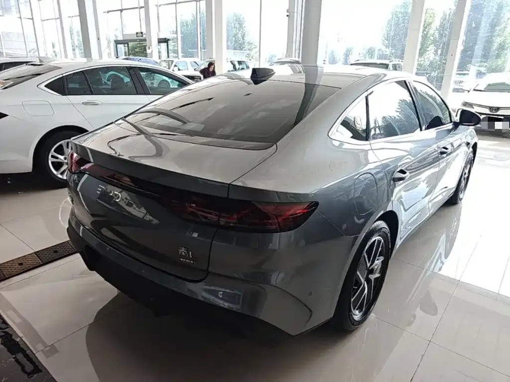 BYD Qin L — фото 10