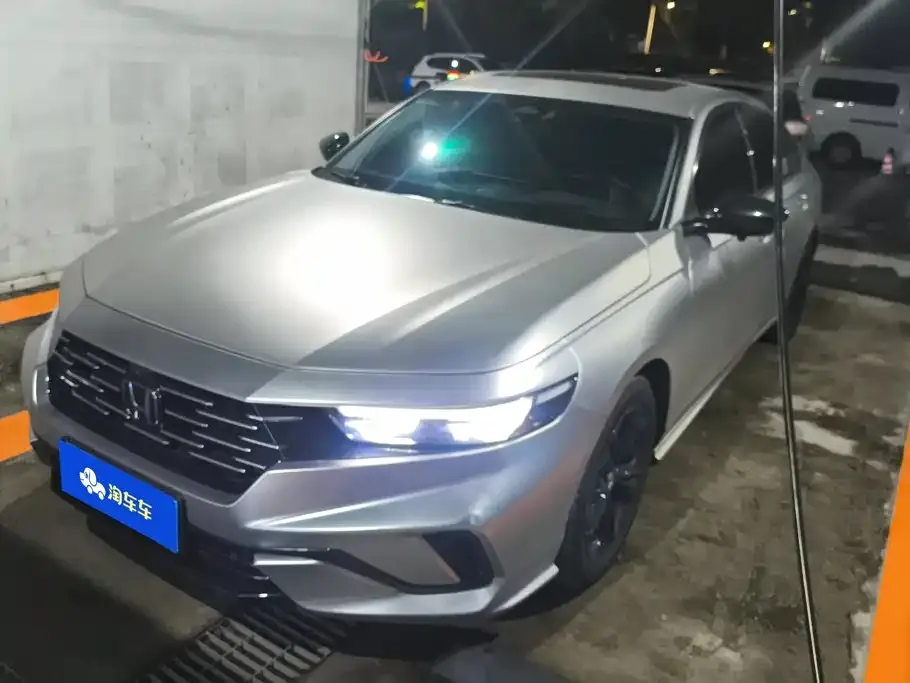 Honda Accord — фото 1