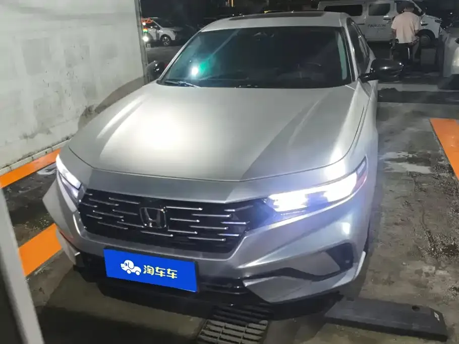 Honda Accord — фото 10