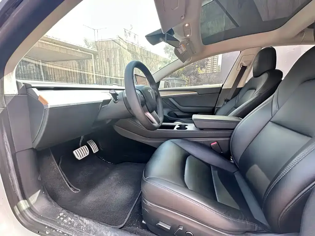 Tesla Model 3 — фото 4