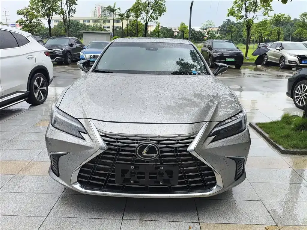Lexus ES — фото 7