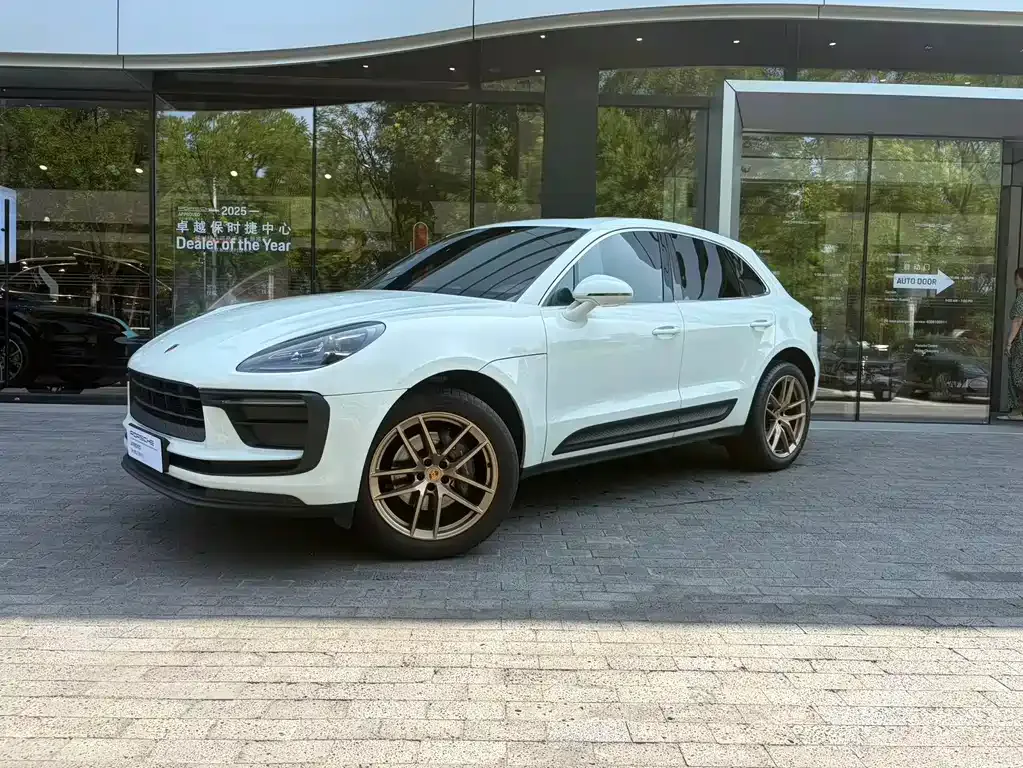 Porsche Macan — фото 1
