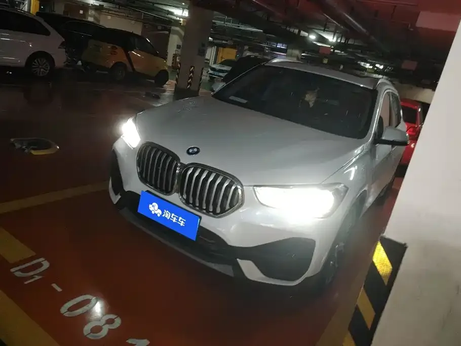 BMW X1 — фото 1