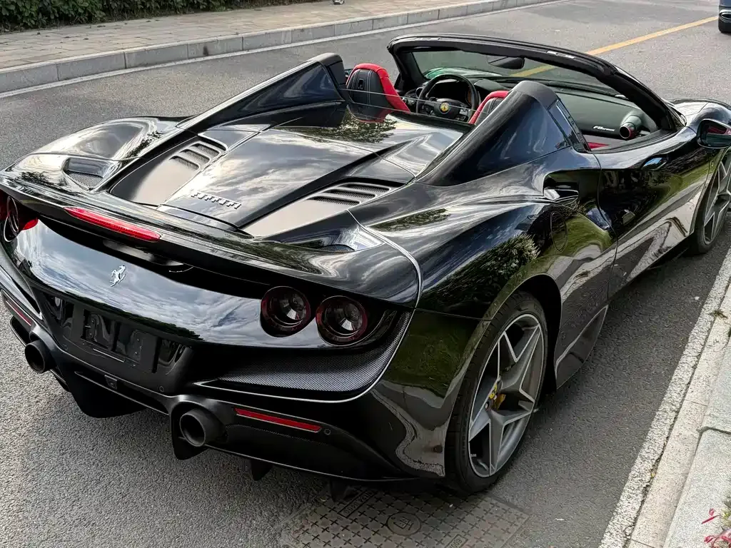 Ferrari F8 — фото 10