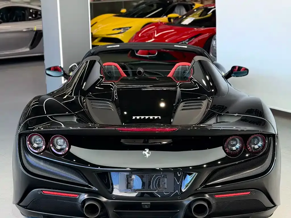 Ferrari F8 — фото 5