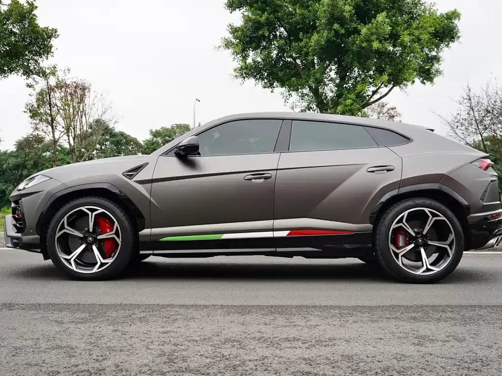 Lamborghini Urus — фото 10