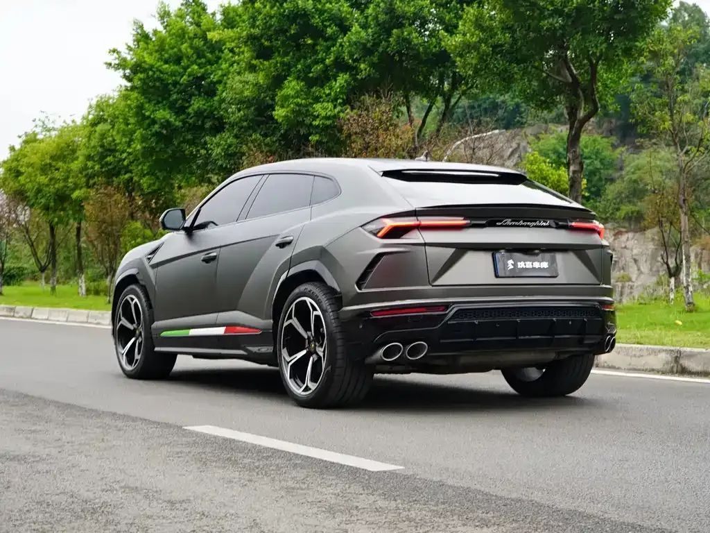 Lamborghini Urus — фото 9