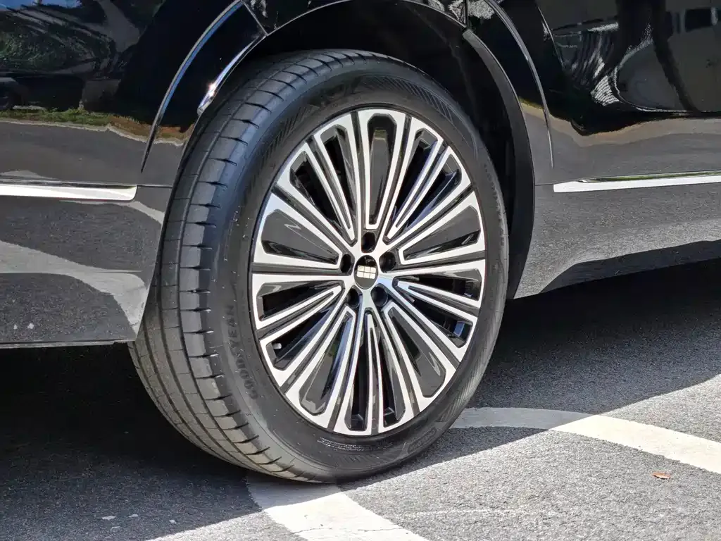 Geely Galaxy M9 — фото 2