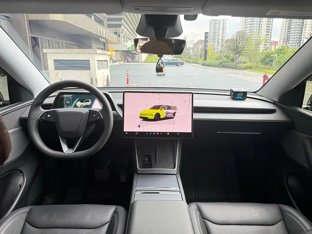 Tesla Model Y — фото 5