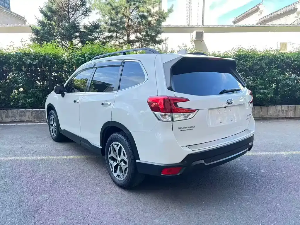 Subaru Forester — фото 7