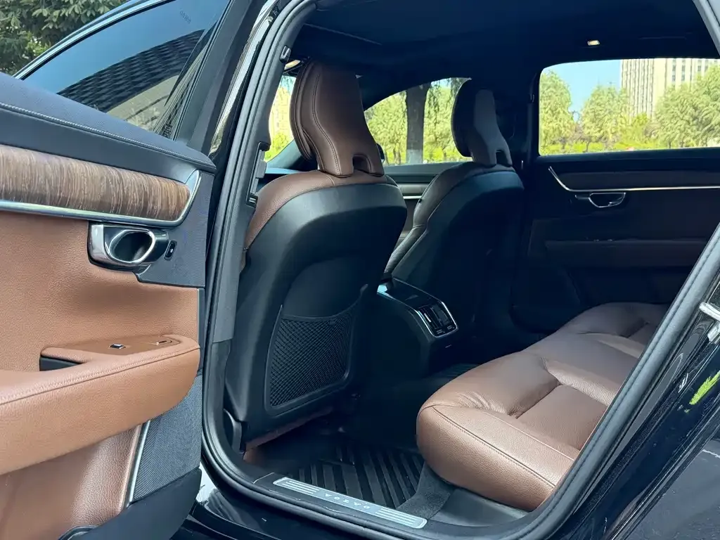 Volvo S90 — фото 7