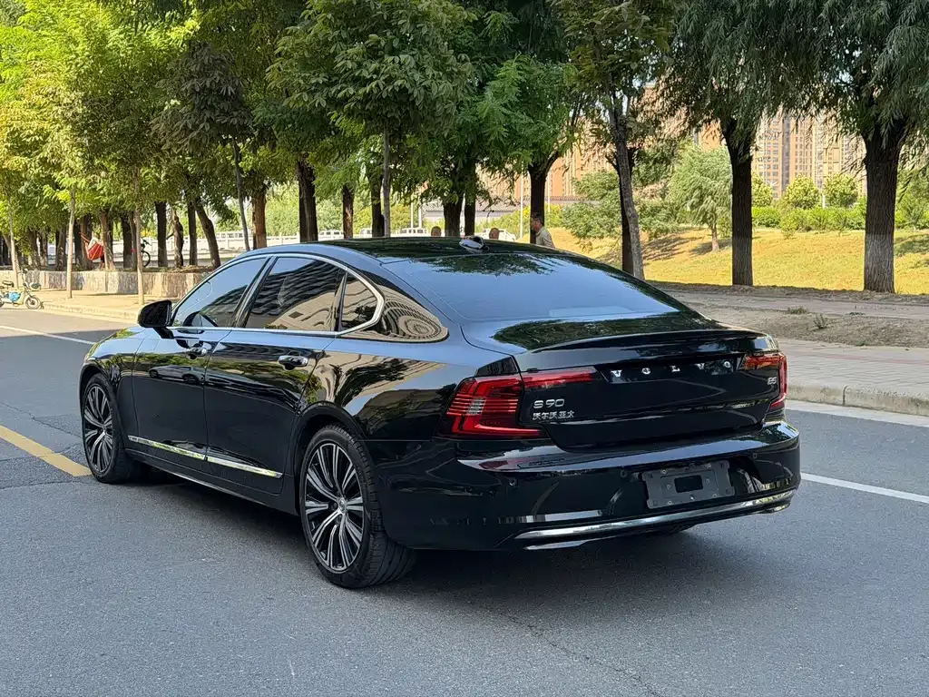 Volvo S90 — фото 4
