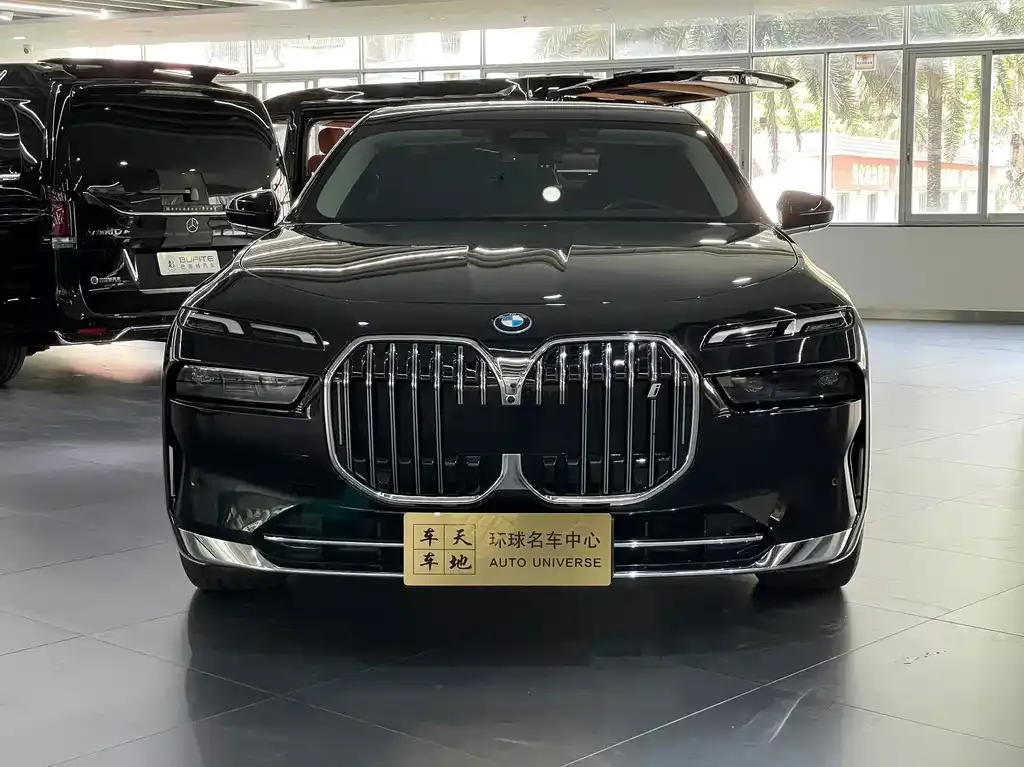 BMW i7 — фото 4