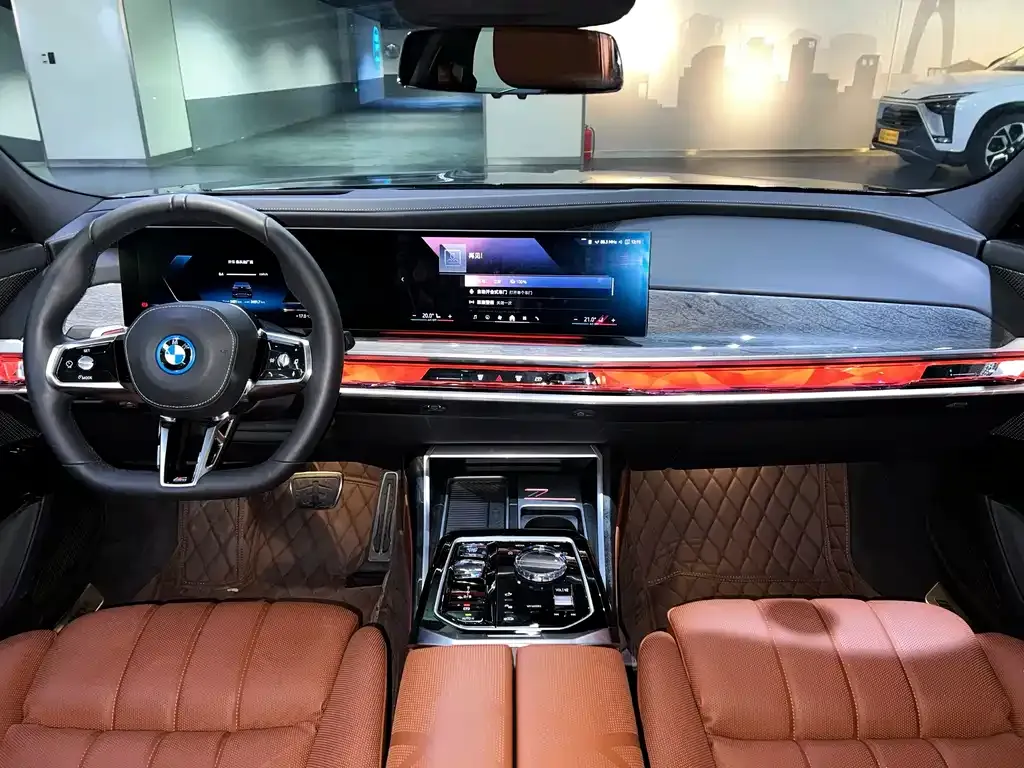 BMW i7 — фото 8