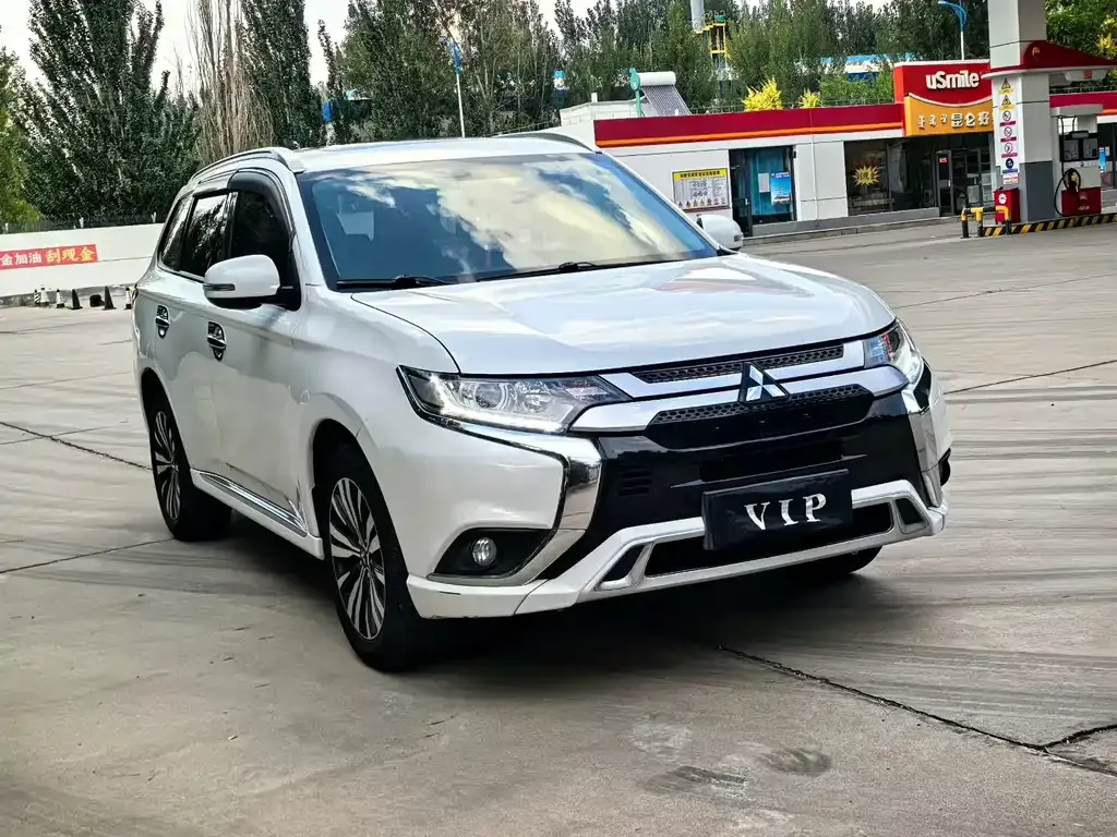 Mitsubishi Outlander — фото 6