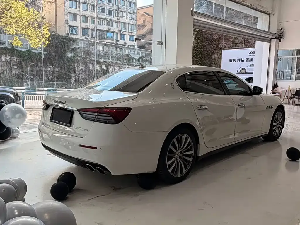 Maserati Quattroporte — фото 3