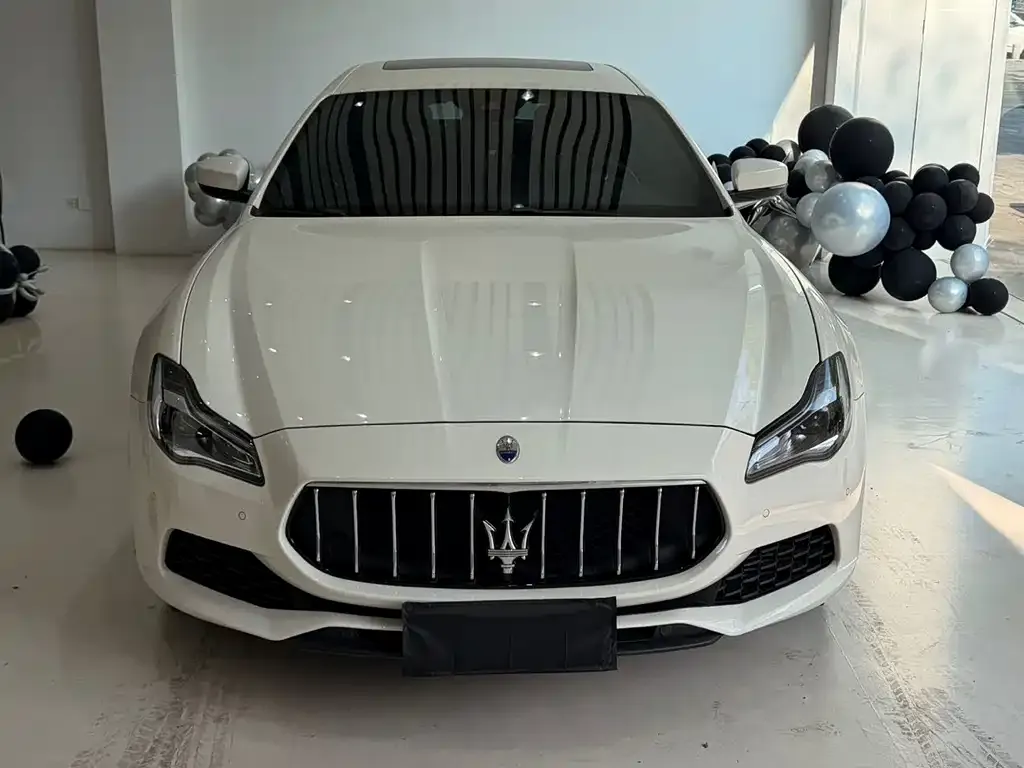Maserati Quattroporte — фото 4