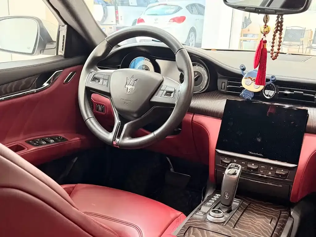 Maserati Quattroporte — фото 6