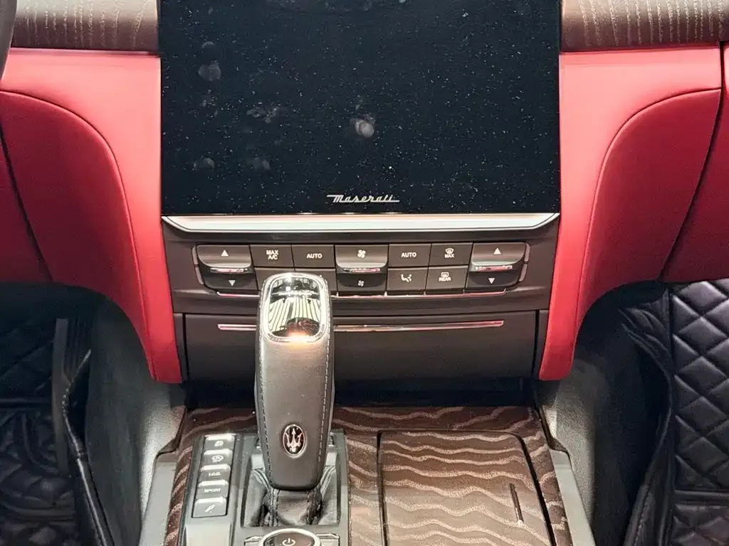 Maserati Quattroporte — фото 7