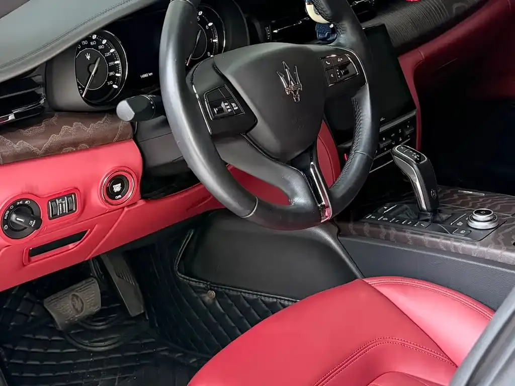 Maserati Quattroporte — фото 9