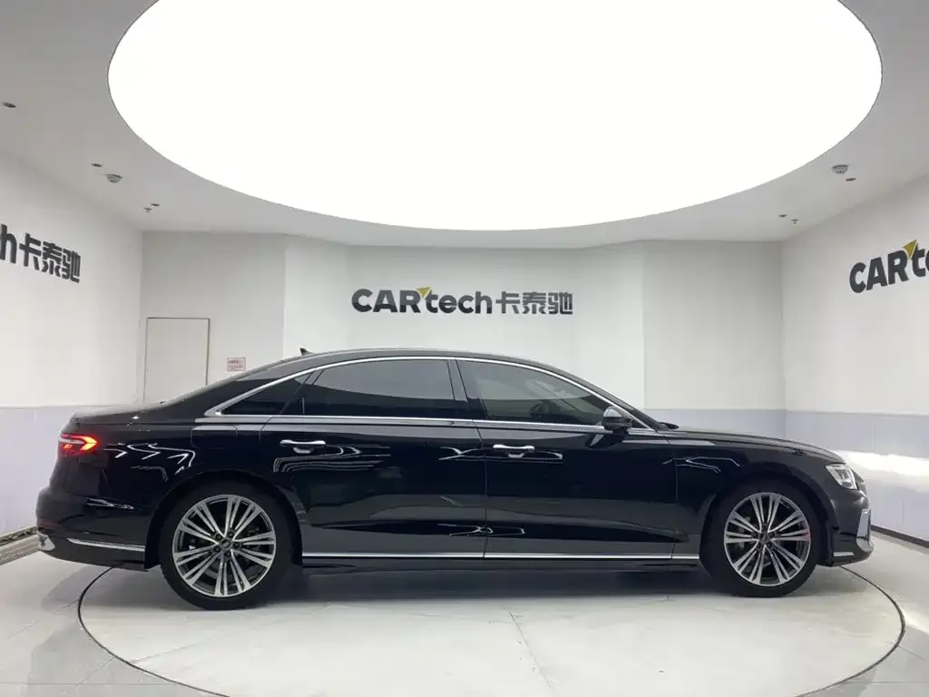 Audi A8 — фото 2