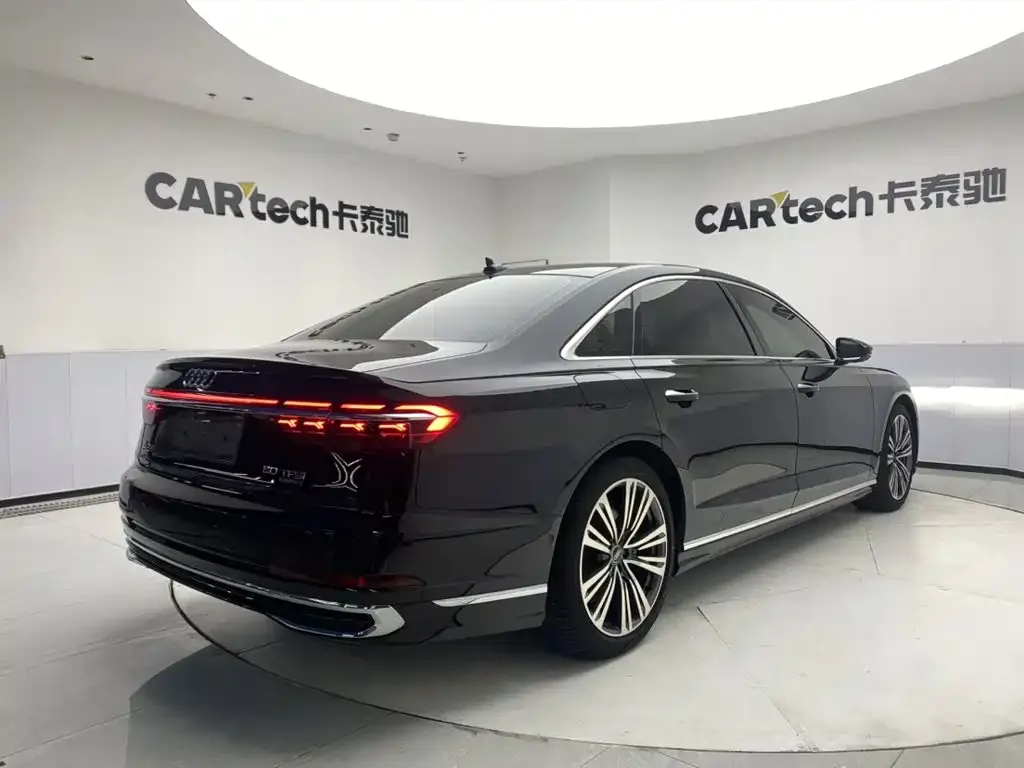 Audi A8 — фото 7