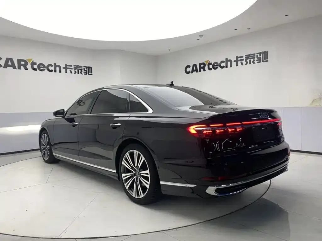 Audi A8 — фото 4