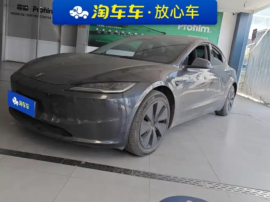 Tesla Model 3 — фото 1
