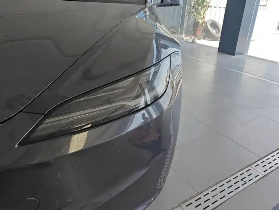Tesla Model 3 — фото 7