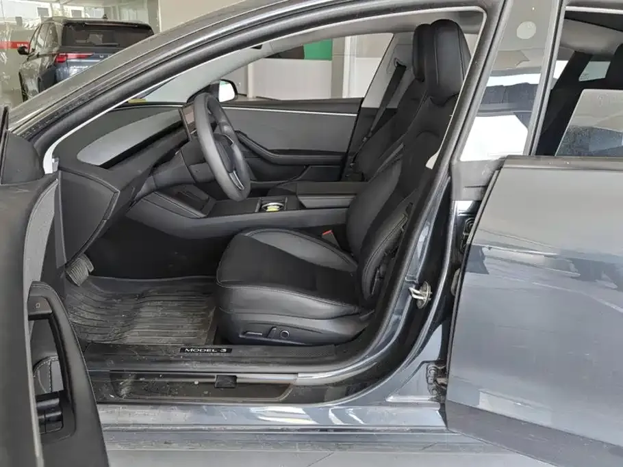 Tesla Model 3 — фото 10